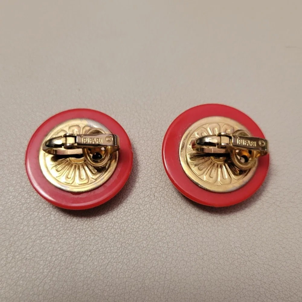 Vintage TRIFARI Signed Red & Gold Tone Round Button Like Clip On 1